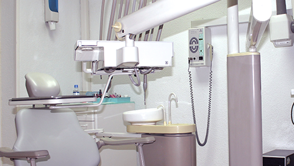 Cuatro factores para escoger clínica dental en Madrid Centro